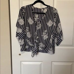 Short sleeve flowy shirt